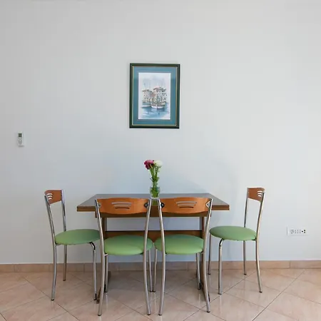 Apartment By The Sea Igrane, Makarska - 20014 *